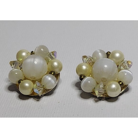 Vintage Lisner Faux Pearl Earrings Clip-on 3/4" - Picture 2 of 4
